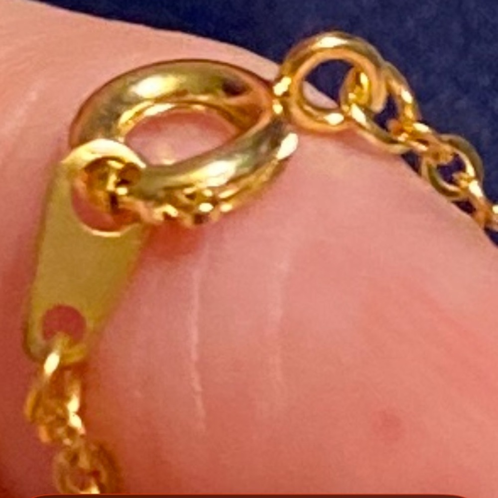 Black hills Gold Necklace with Pendant - Picture 5 of 6